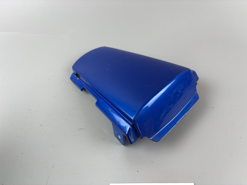 Triumph Daytona 955i T595 N 2002 Verkleidung mitte hinten Cover Abdeckung Deckel