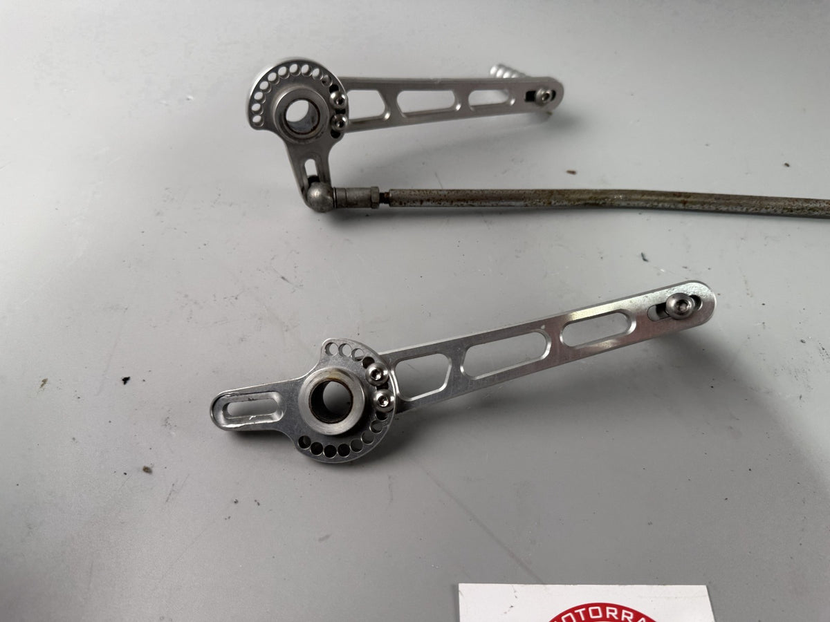 Suzuki GSX - R 1100 GV73C Schaltgestänge Bremspedal Fußhebel Brake Switch Step