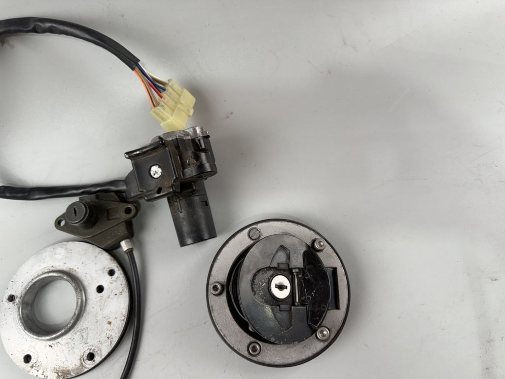Triumph Tiger 900 T400 Schlosssatz Key Lock Zündschloss Tankschloss Sitzbank