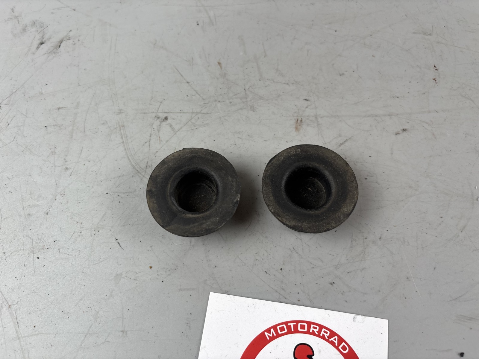 Yamaha XJR1300 RP02 Tankgummi Vibrationsschutz Holder Halter Rubber Gummi