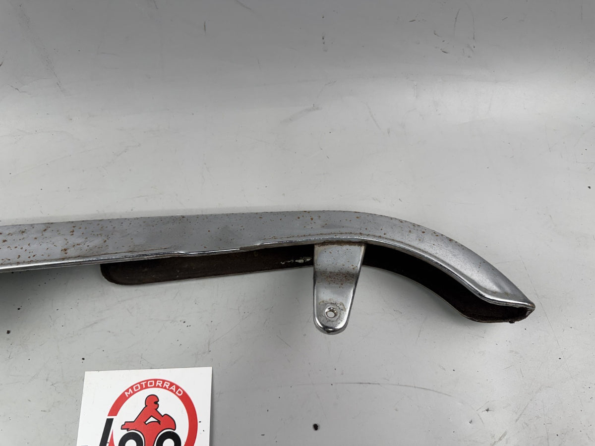 Suzuki GN250 NJ42A Kettenschutz Chain Abdeckung Cover Verkleidung