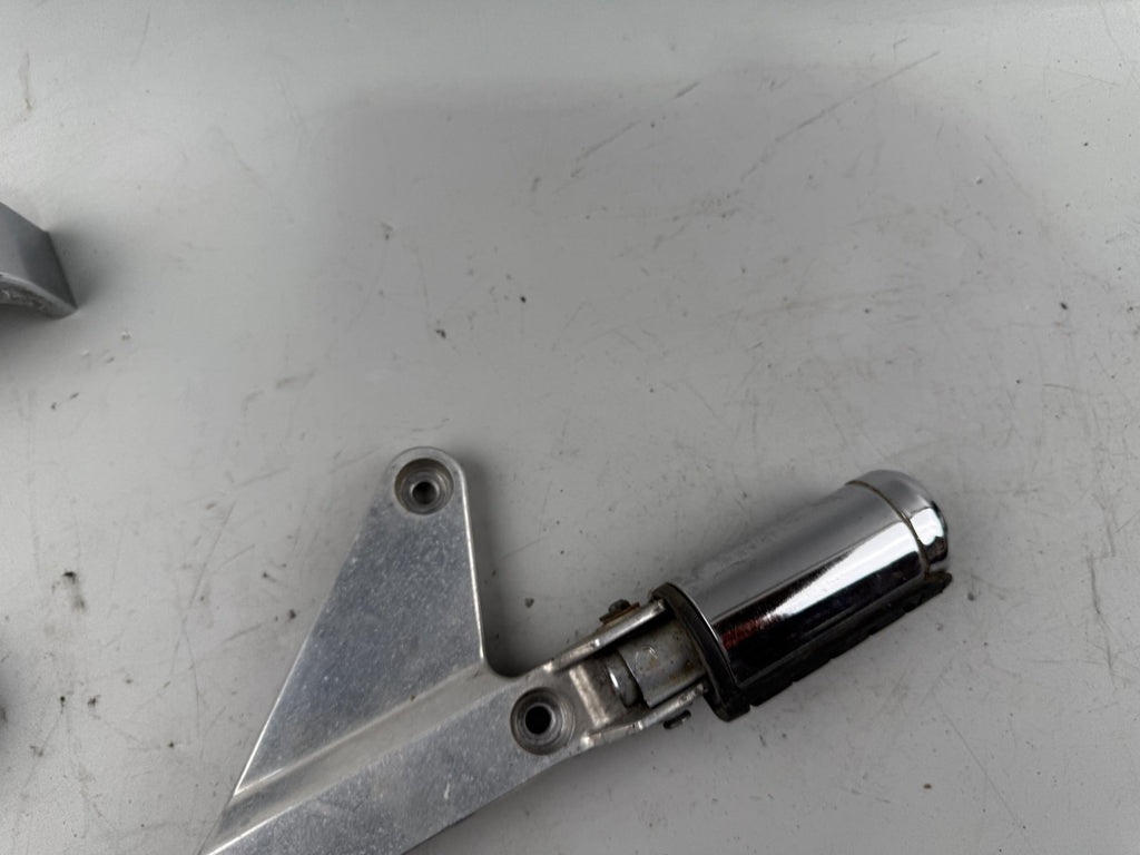 Honda CMX450 Rebell PC17 Fußraste Foot Stp Hangers hinten rechts back