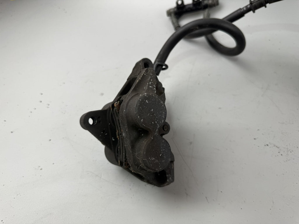 Yamaha XJR1300 RP02 Bremsanlage Brake Bremse front vorne Pumpe Sattel