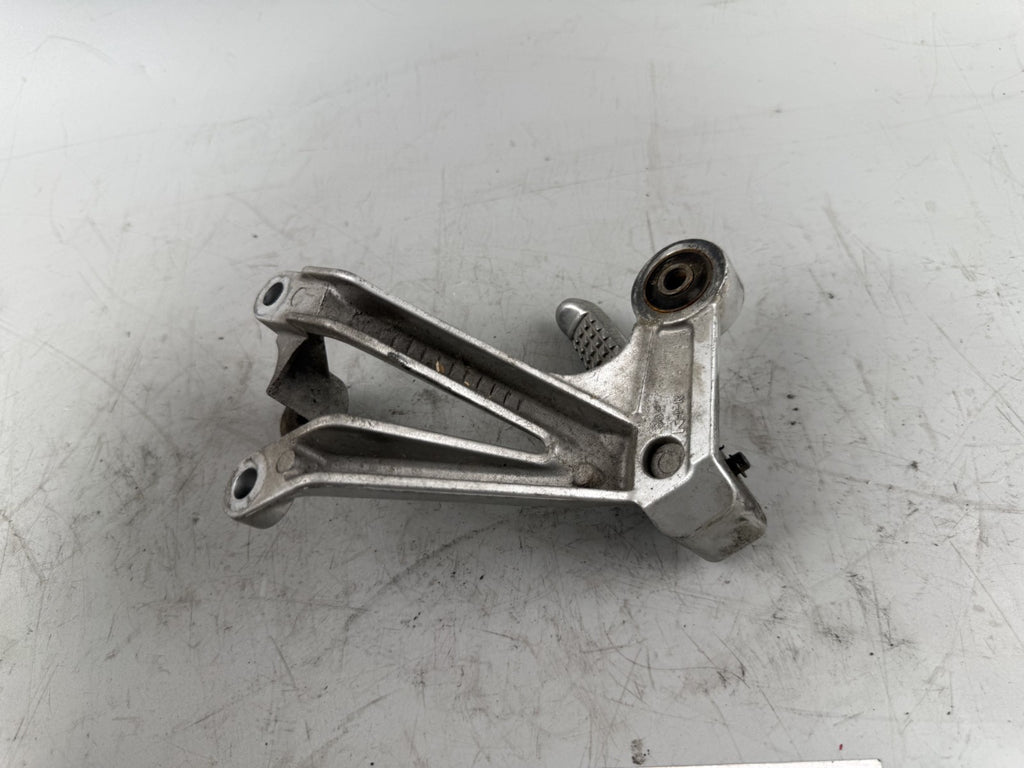 Suzuki GSX-R 600 SRAD AD 97-00 Soziusfußraste Foot Step Hangers rechts right