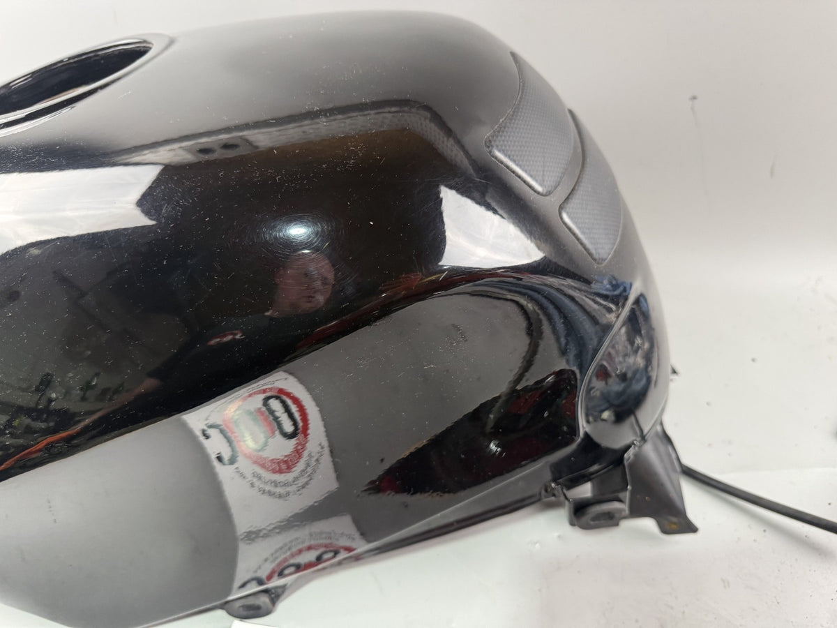 Triumph Speed Triple 900 T300B Tank Benzintank Kraftstoff Fuel Gas Gasoline