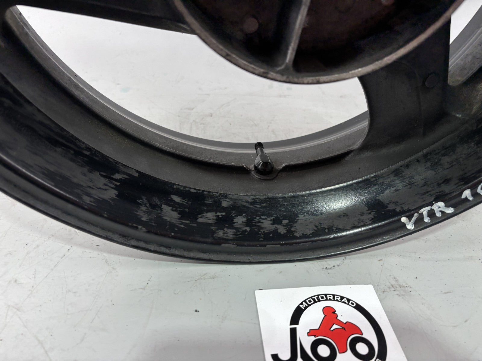Honda VTR1000 F SC36 Firestorm Hinterradfelge Felge Rim Rad hinten back Reifen