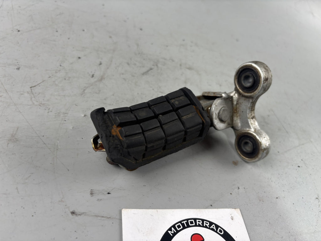 Yamaha FJ1200 3CW 3YA Fußraste Foot Hangers Step rechts right vorne front