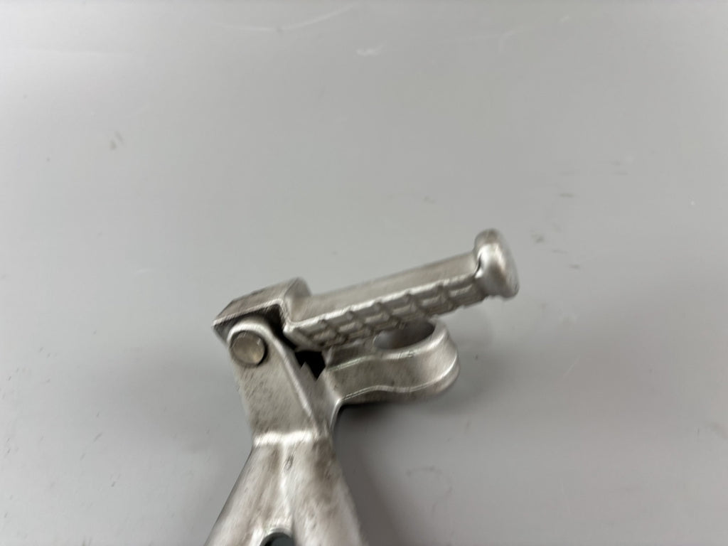 Triumph Daytona 955 T 595 Soziusfußraste Fußraste Foot Hangers rechts right