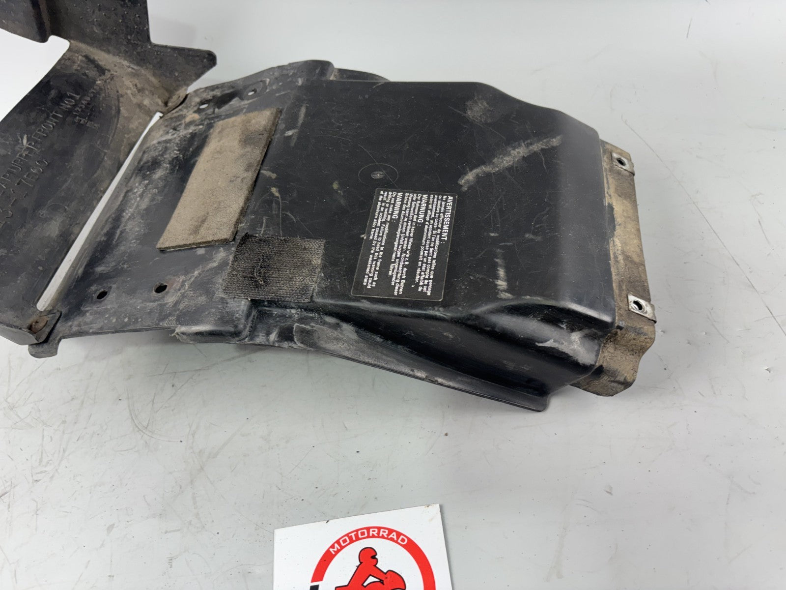 Suzuki GSX-R 750 W GR7BB Heckuntersicht Radlauf Kennzeichen Kotflügel Fender