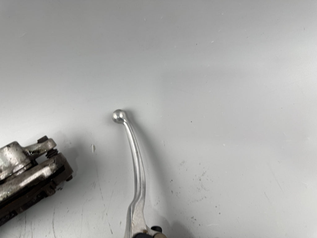 Yamaha XJ900 Diversion 4KM Bremsanlage Bremse Brake Sattel Pumpe vorne front