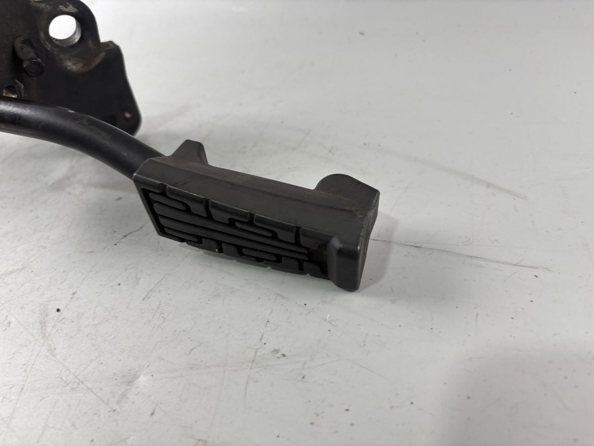 Yamaha YBR 125 RE05 Fußrastenanlage Foot Step Hangers rechts links front vorne