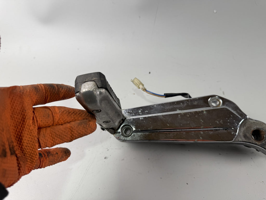Kawasaki ZL600 Eliminator Fußrastenanlage Foot Step Hangers rechts right