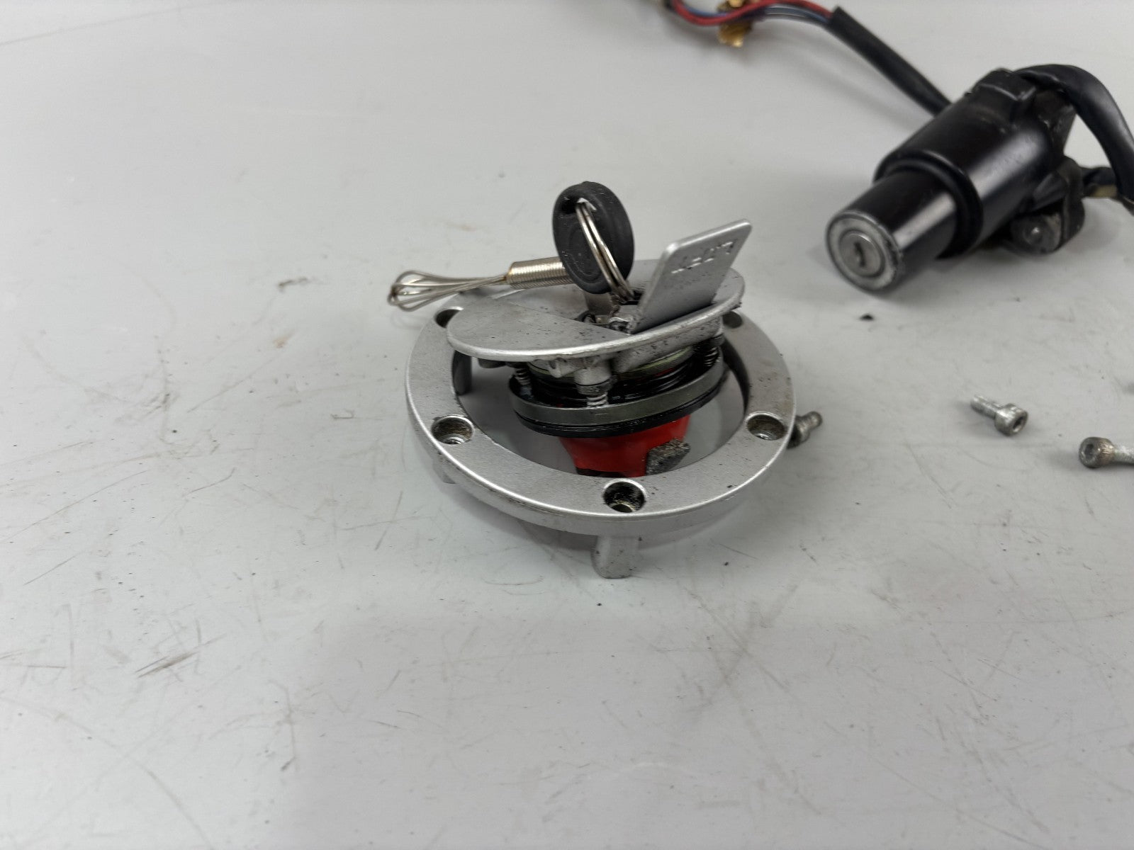 Yamaha SZR 660 Belgarda 4SU Schlosssatz Tankschloss Zündschloss Key Lock