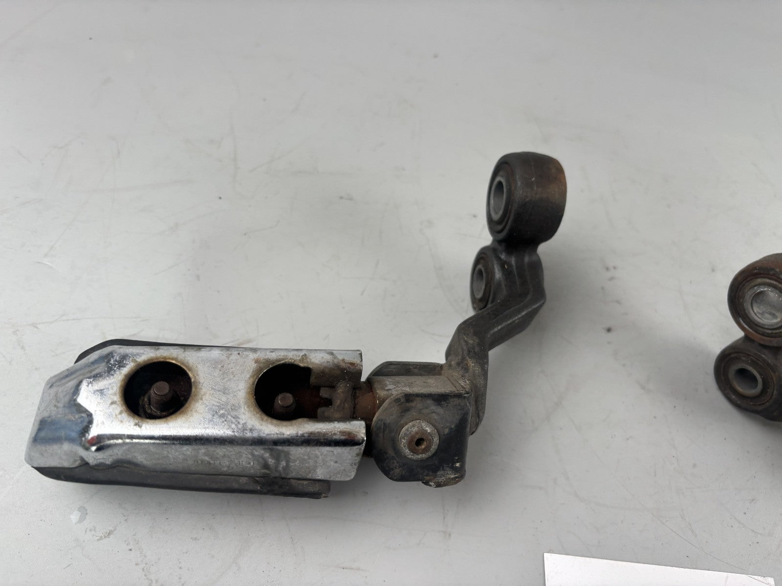 Yamaha XJ900 F 4BB Fußraste vorne front Fußrastenpaar links rechts Hangers Step