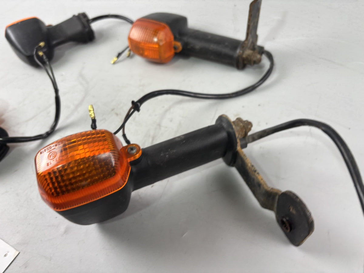 Yamaha FZS600 Fazer RJ02 Blinkerset Blinkerpaar Lighters Turn Signal Licht
