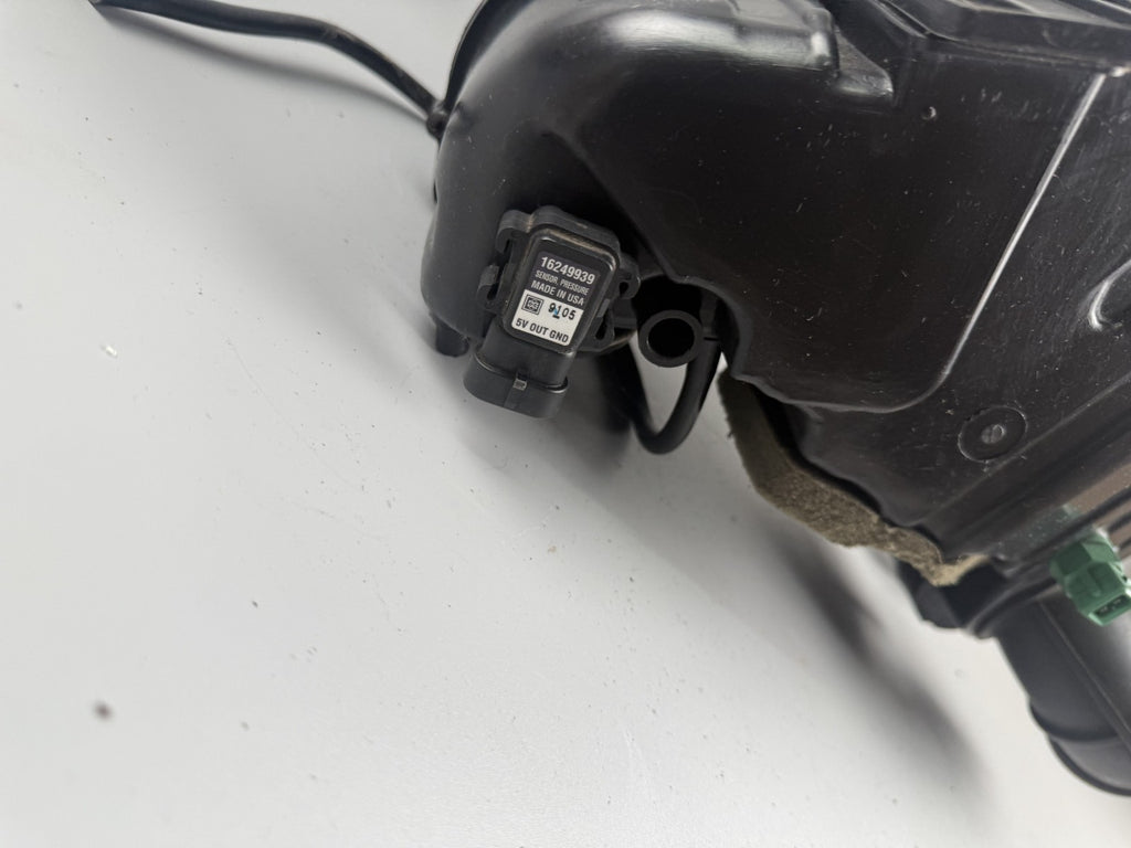 Triumph Sprint 955i ST T695 Luftfilterkasten Airbox Ansaugung Motor Engine
