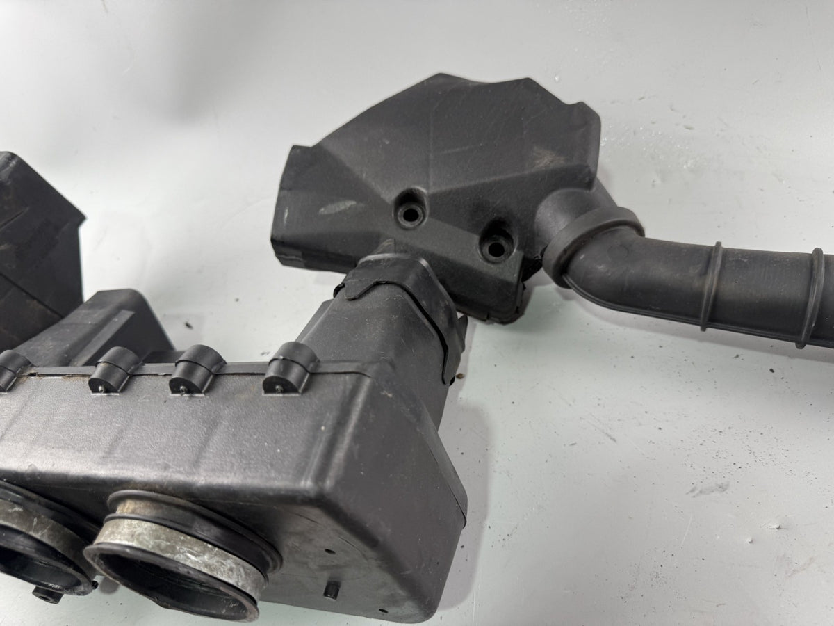 Triumph Speed Triple 900 T300B Luftfilterkasten Airbox Ansaugung