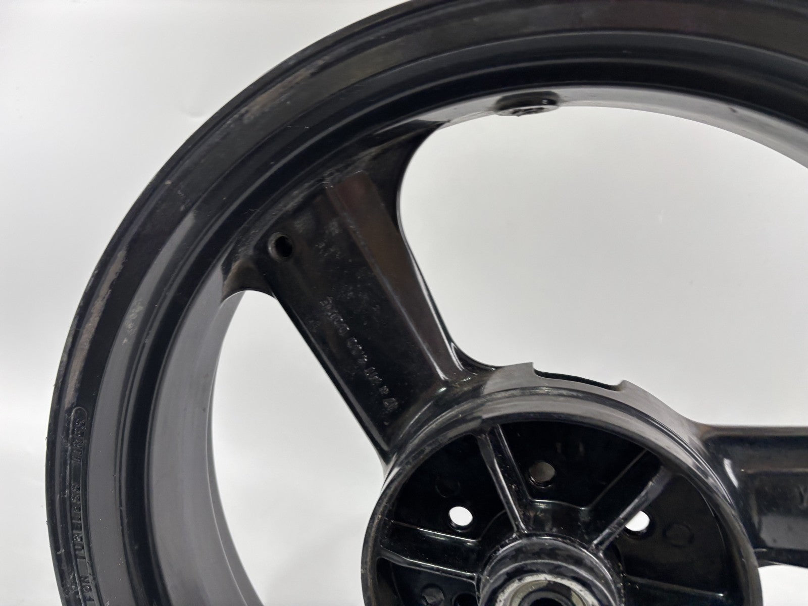Yamaha SZR 660 Belgarda 4SU Hinterradfelge Felge Rim Rad hinten back Reifen