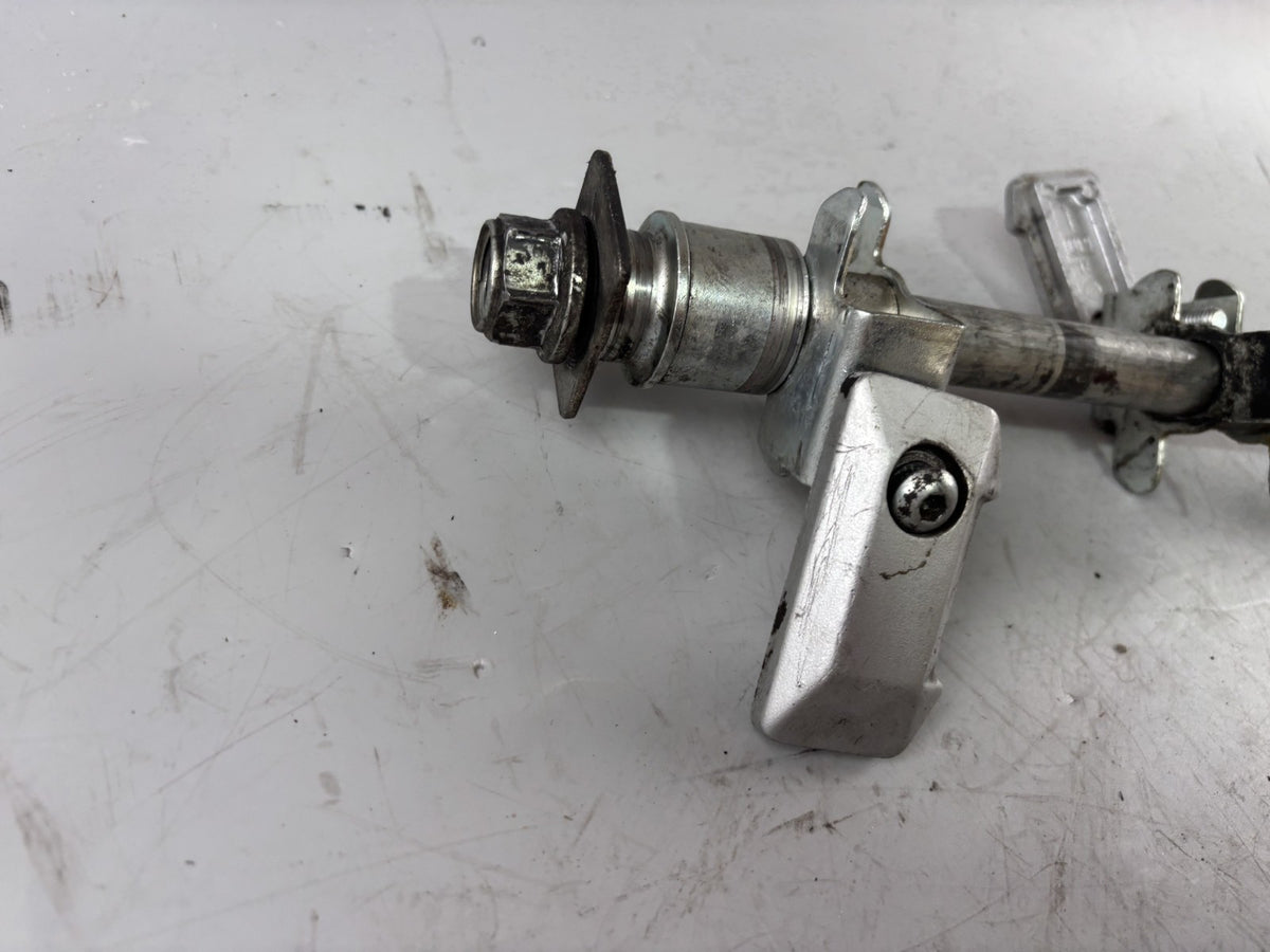 Suzuki GSX 750 AE Inazuma Achse Steckachse Kettenspanner