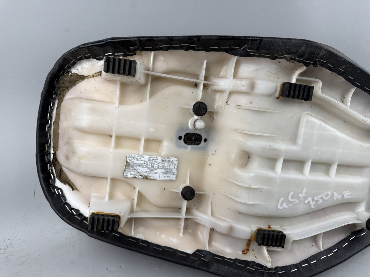 Suzuki GSX 750 AE Inazuma Sitzbank Seat Sitz Sitzbezug Kissen Aufgepolstert