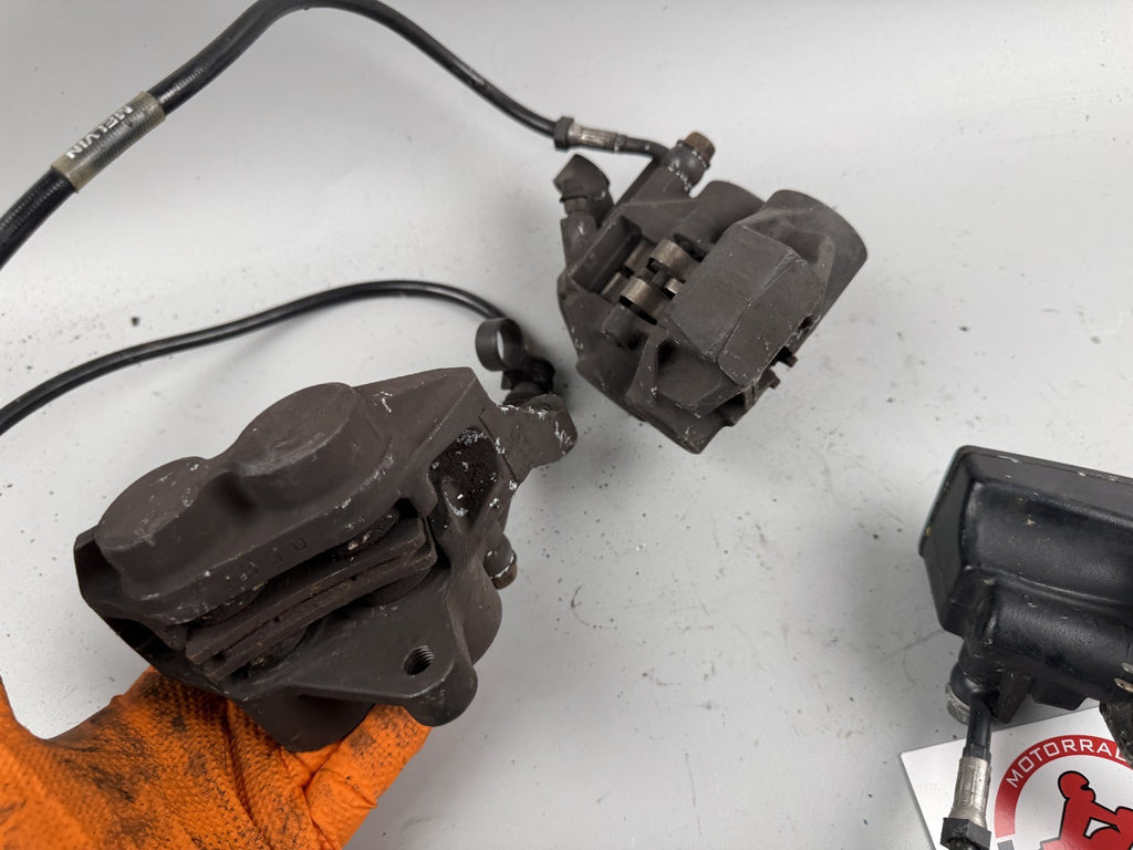 Yamaha XJR1300 RP02 Bremsanlage Brake Bremse front vorne Pumpe Sattel