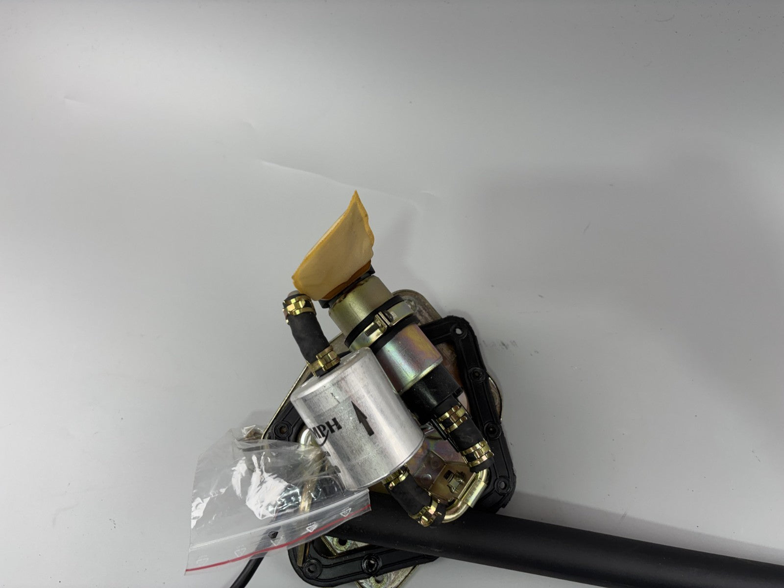 Triumph Daytona 955i T595 N 2002 Benzinpumpe Kraftstoffpumpe petrol pump Hahn