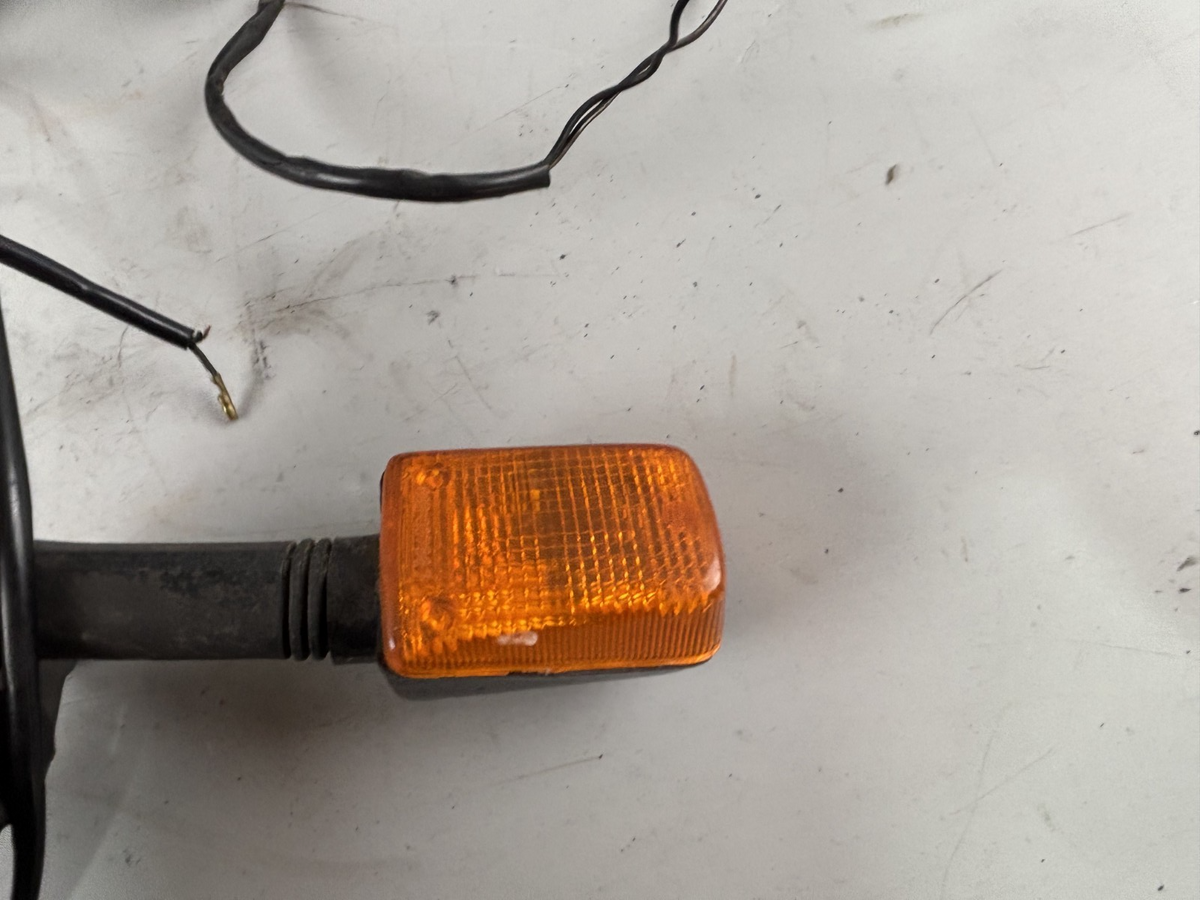 Honda CBX 650 E RC13 Blinkerset Blinkerpaar Signal Turn vorne hinten Halter