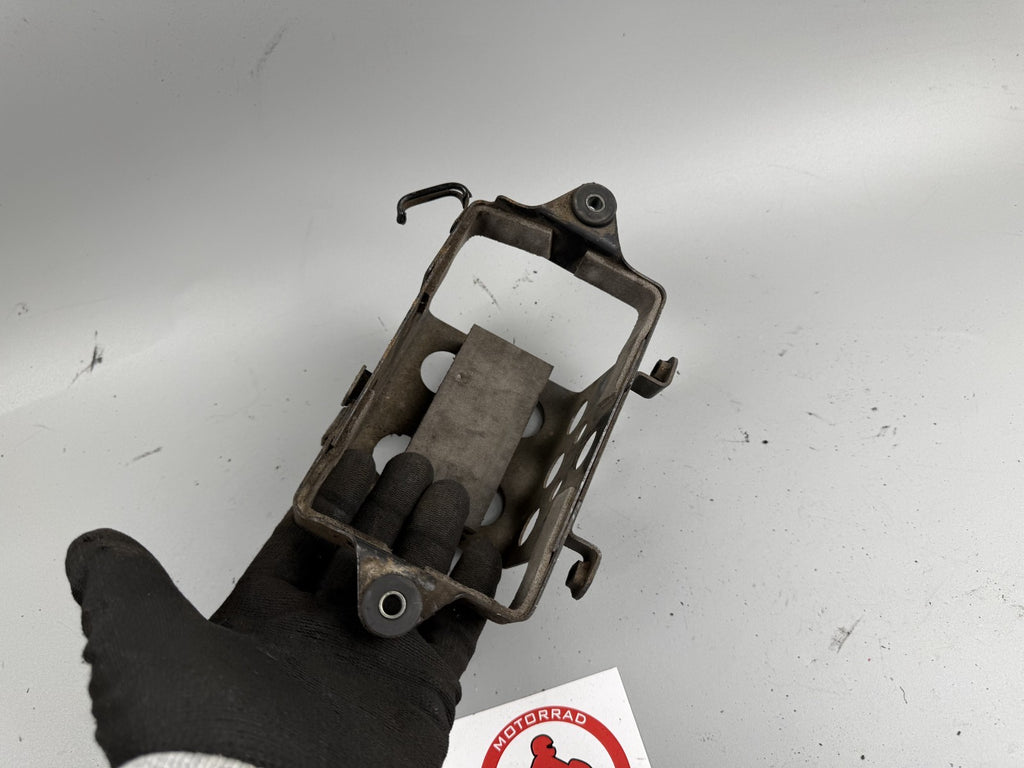 Suzuki GSX 750 AE Inazuma Batteriefach Batteriekasten Holder Halter
