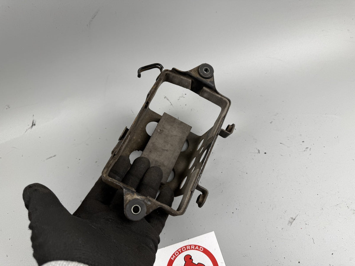 Suzuki GSX 750 AE Inazuma Batteriefach Batteriekasten Holder Halter