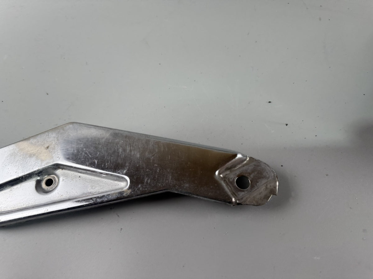 Yamaha XS 400 12E Fußrastenplatte Halteplatte Fußraste Holder Halter links left
