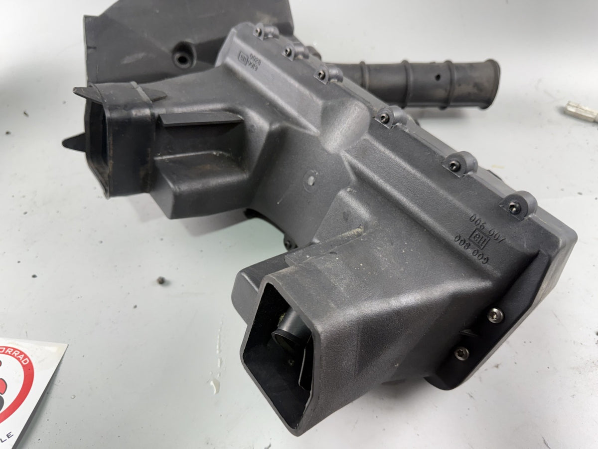 Triumph Speed Triple 900 T300B Luftfilterkasten Airbox Ansaugung
