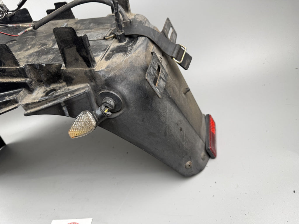Suzuki GSX 750 AE Inazuma Heckuntersicht Spritzschutz Cover Radlauf Fender