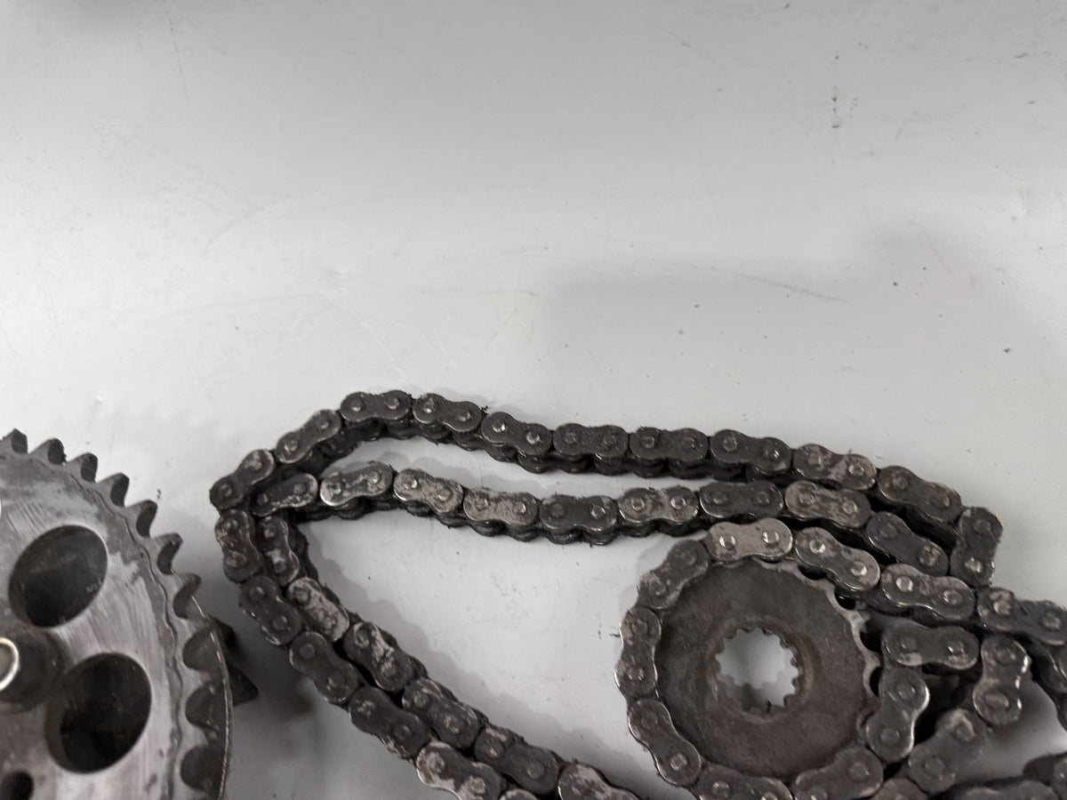 Triumph Speed Triple 900 T300B Kettensatz Kettenkit Chain Ritzel Kettenradträger