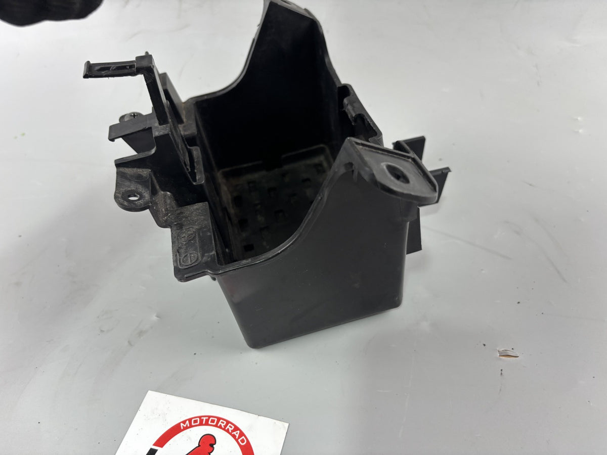 Suzuki GSX 650 F FA WVCJ Batteriekasten Batteriefach Halterung