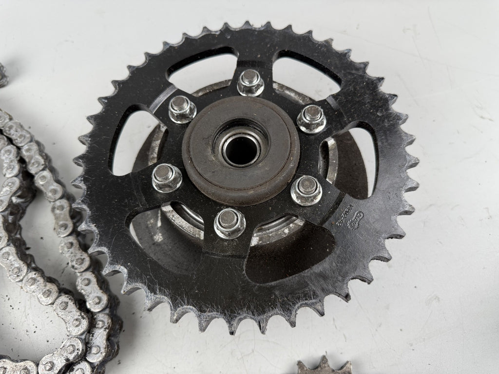 Suzuki GSX750 AE Inazuma Kettensatz Chain Ritzel Kettenrad  Antrieb