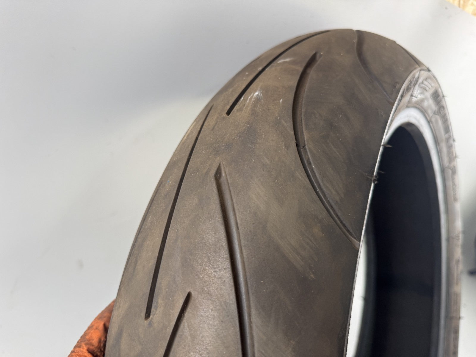 Motorrad Reifen Wheel 160/60 ZR17 Michelin Pilot 49/2021 DOT 4,5mm