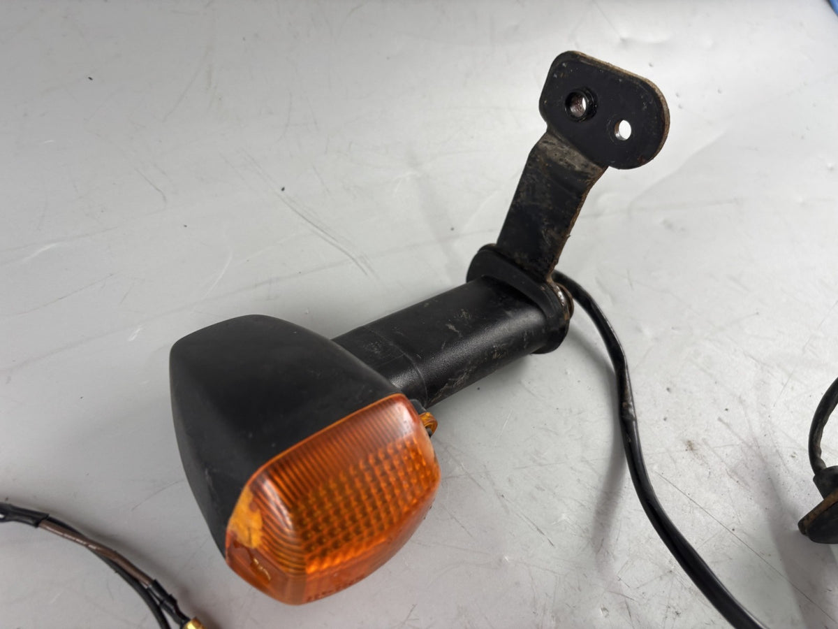 Yamaha FZS600 Fazer RJ02 Blinkerset Blinkerpaar Lighters Turn Signal Licht