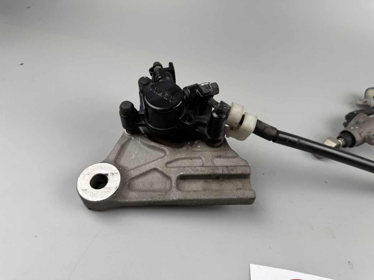 Honda CBR125 JC50 Bremspumpe Bremse Brake Bremssattel hinten back Leitung