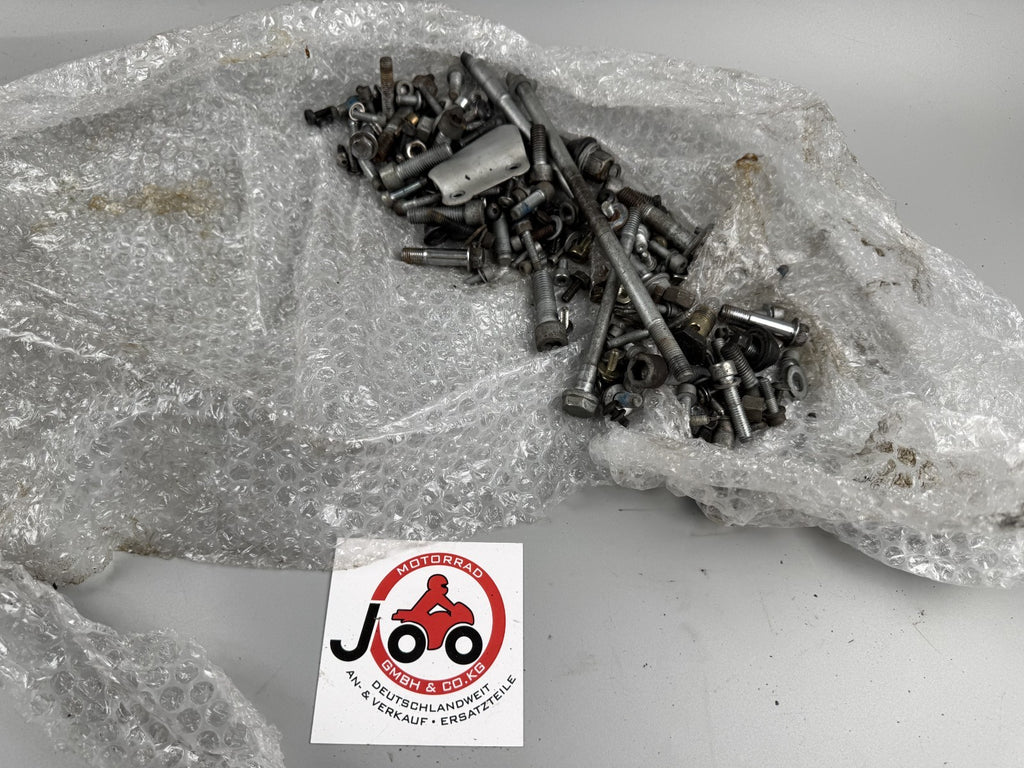 Suzuki GSX 750 AE Inazuma Schraubensatz Screws Reste