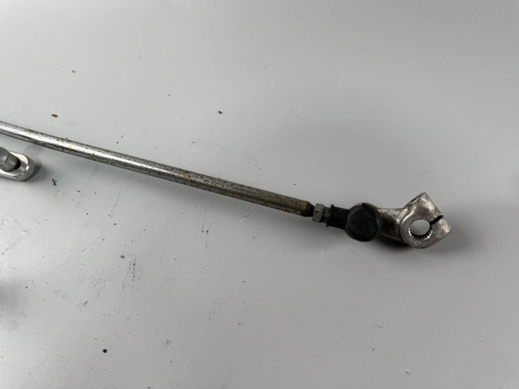 Suzuki GSX - R 1100 GV73C Schaltgestänge Bremspedal Fußhebel Brake Switch Step