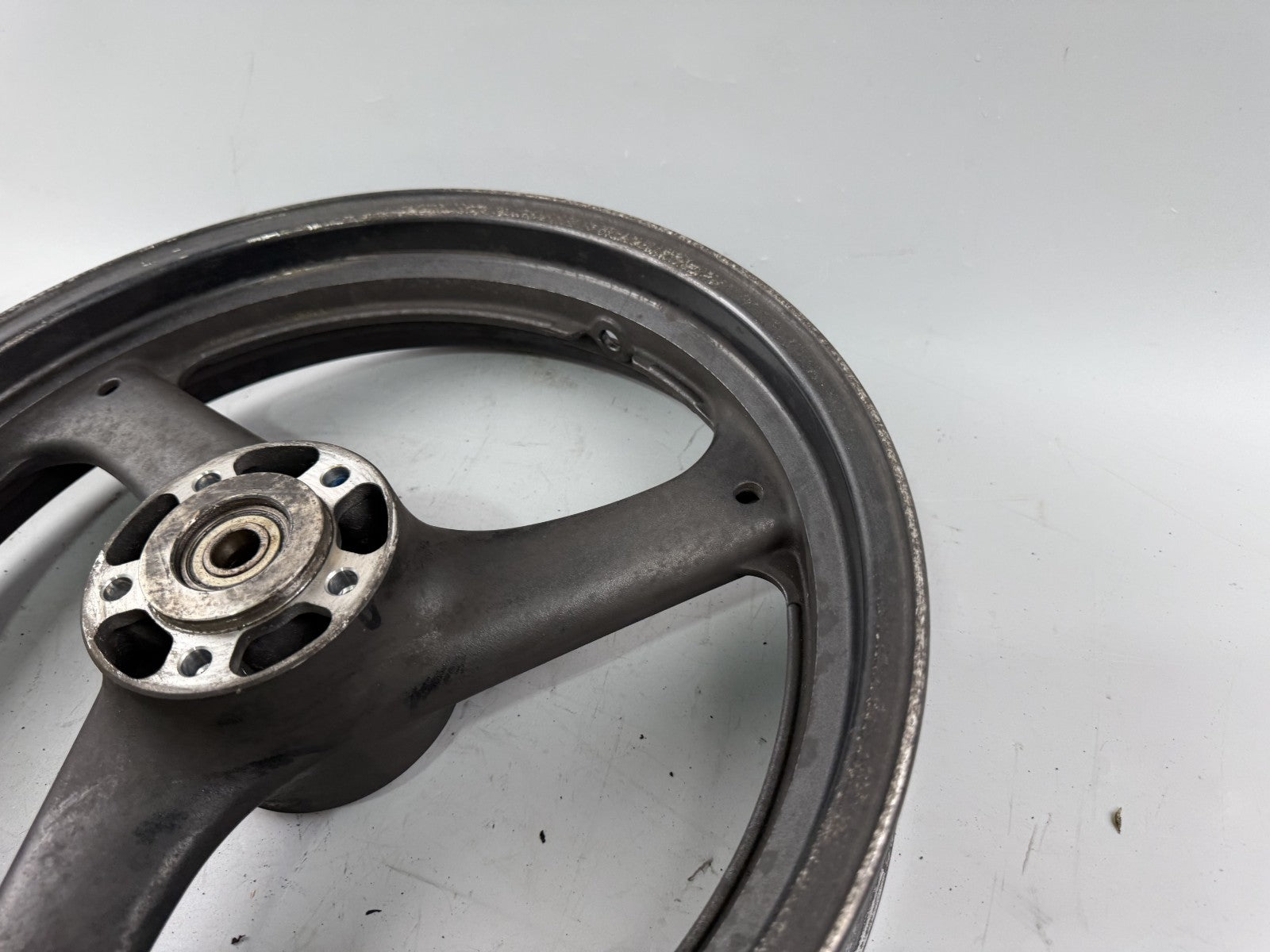 Suzuki GSF600 GN77B Bandit Vorderradfelge Rim vorne front Rad Felge