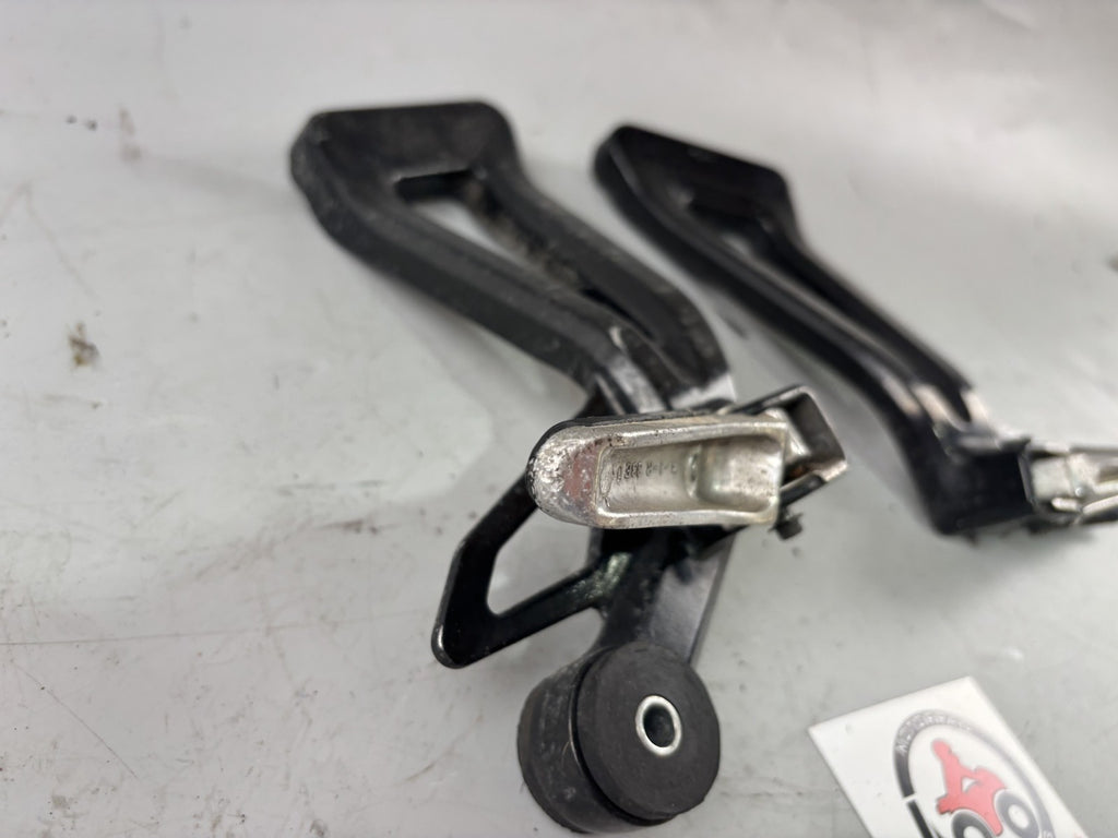 Suzuki GSX 750 AE Inazuma Achse Soziusfußrasten Steps Hangers Beifahrer