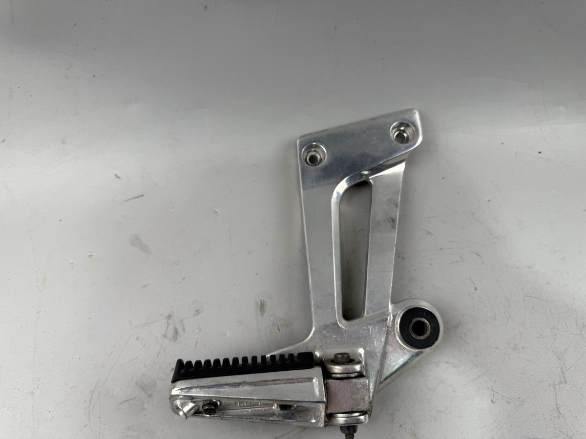 Yamaha XJR 1200 4PU Fußraste soziusfußraste hinten back Beifahrer rechts right