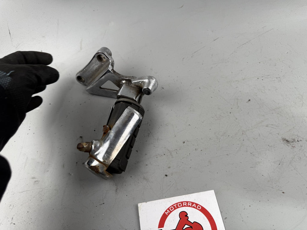 Honda CMX450 Rebell PC17 Fußraste Foot Stp Hangers vorne rechts right