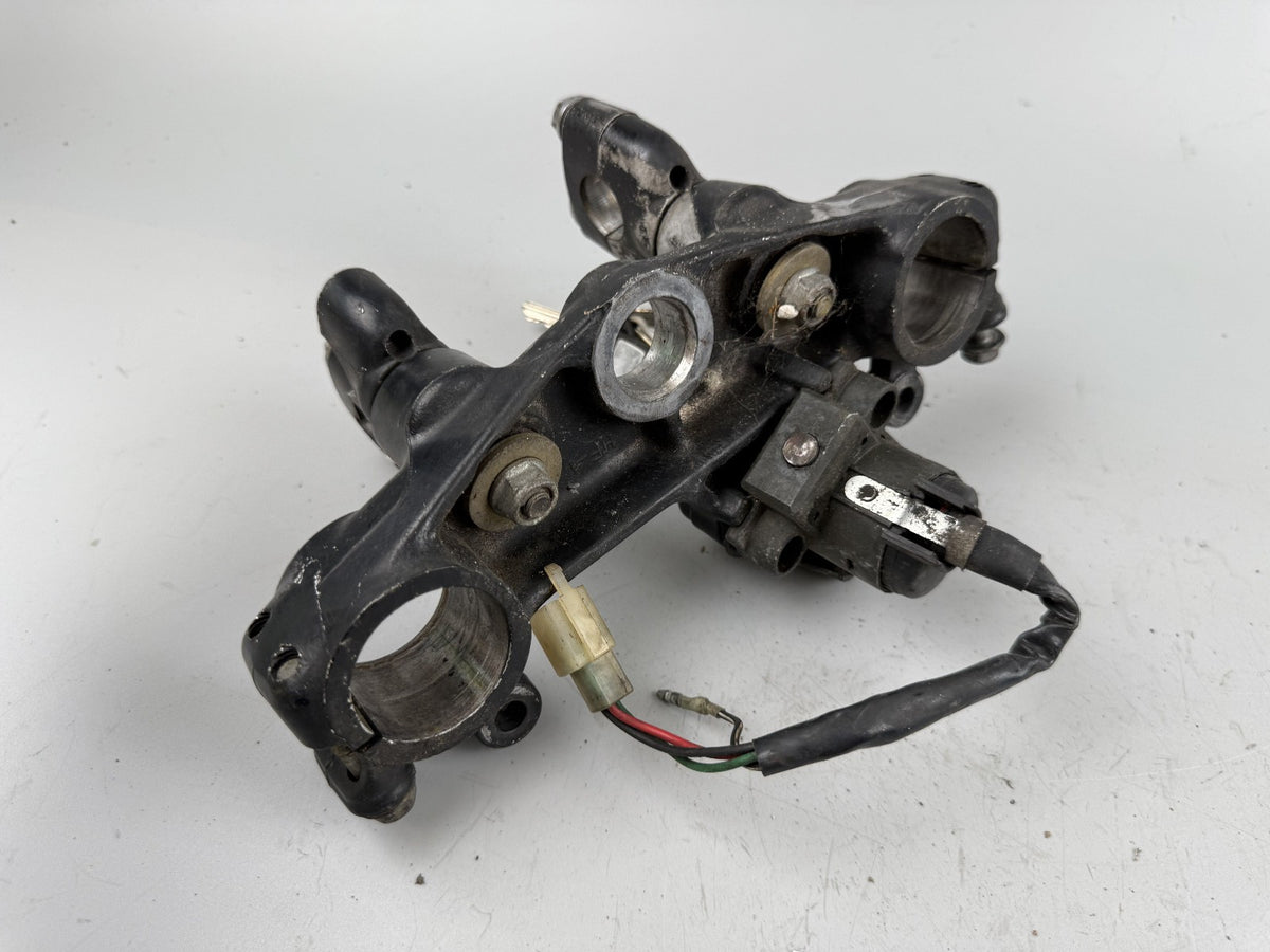 Honda XL350 R ND03 Gabelbrücke Zündschloss Key Lock oben over Ignition