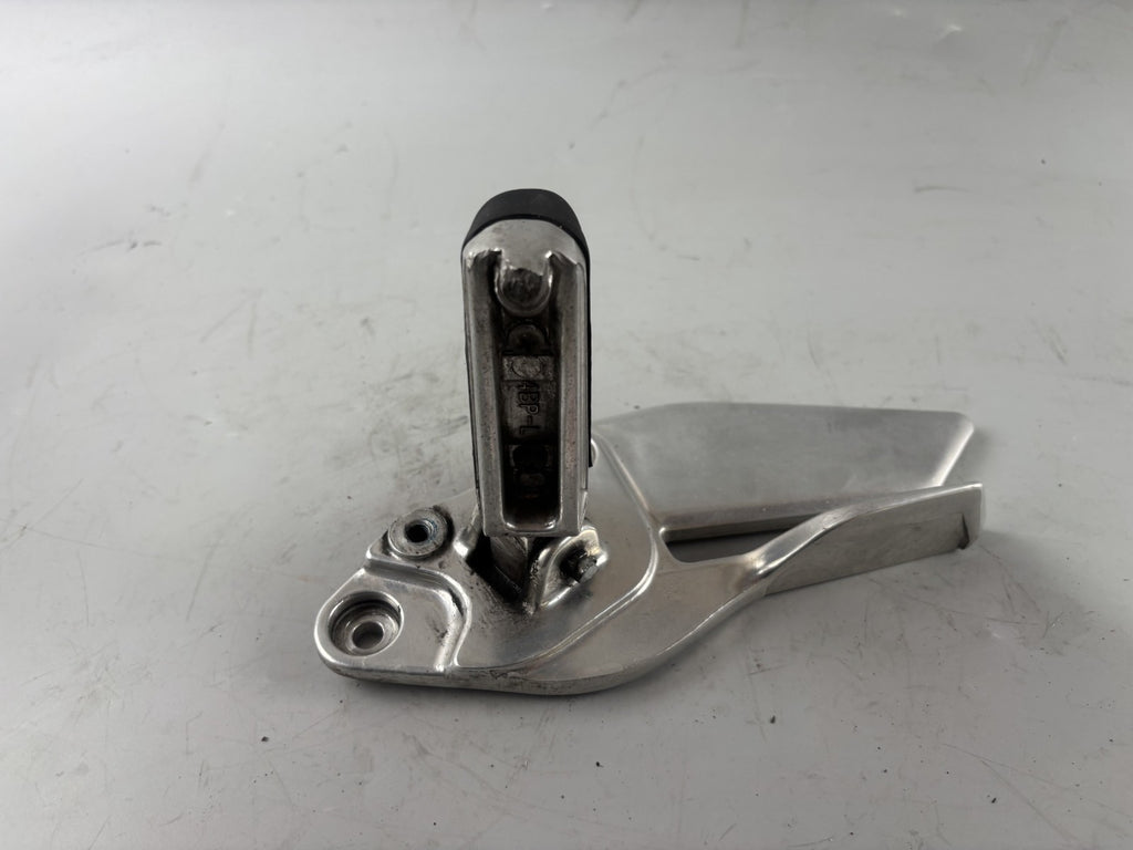 Yamaha XJ 900 Diversion 4KM Fußraste Hangers Foot Step vorn front links left