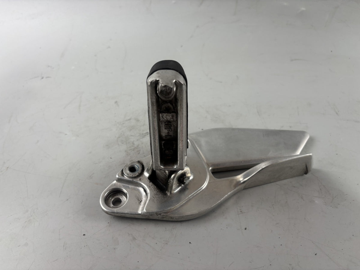 Yamaha XJ 900 Diversion 4KM Fußraste Hangers Foot Step vorn front links left