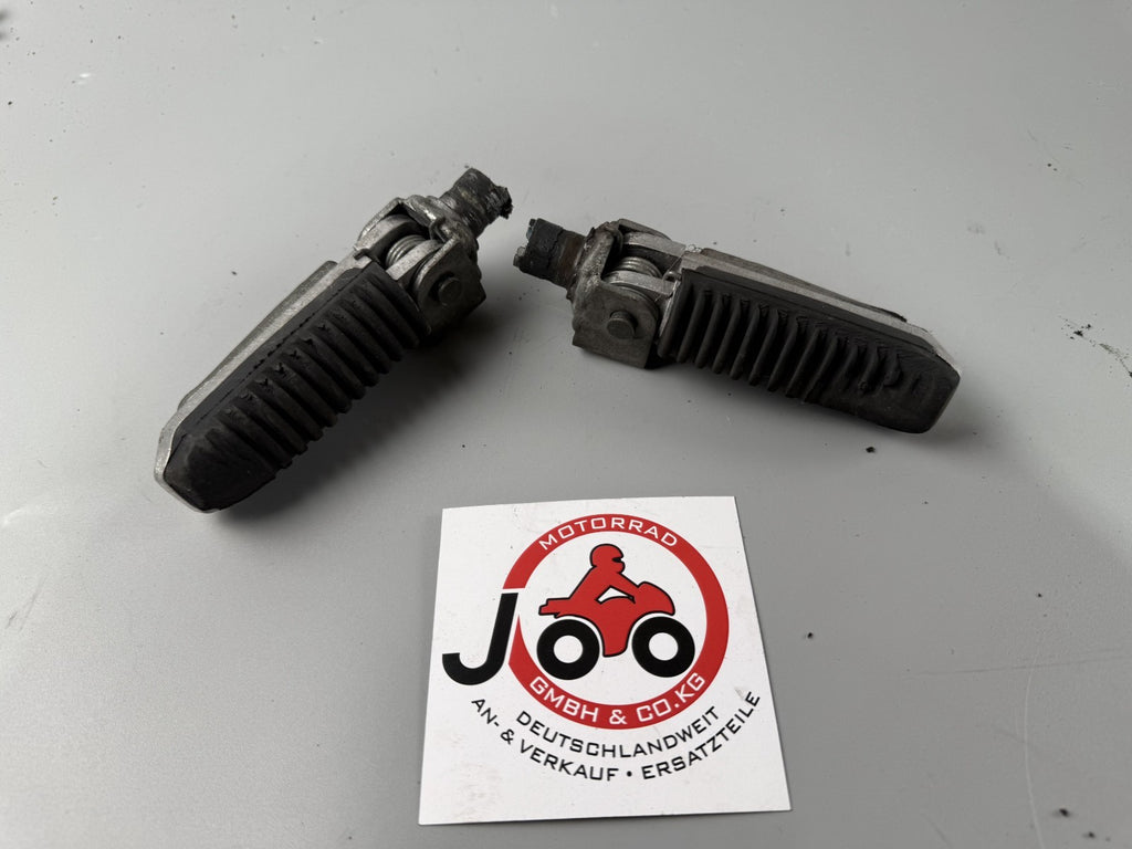 Suzuki GSF600 GN77B Bandit Fußrasten front vorne Footsteps Hangers Fahrer