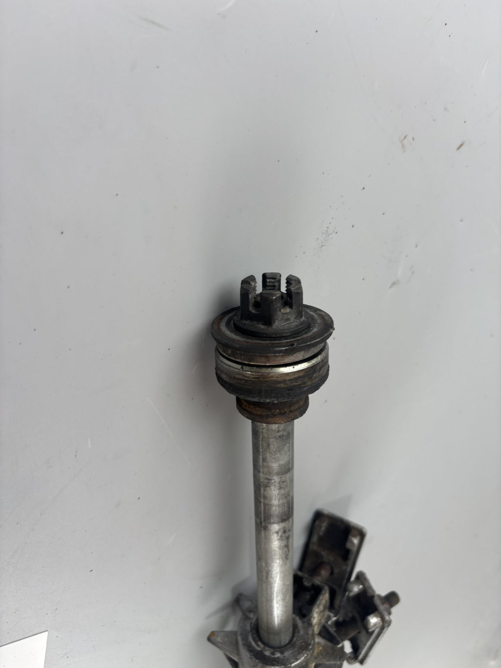Yamaha TDM 850 3VD Achse Steckachse Antrieb Kettenspanner
