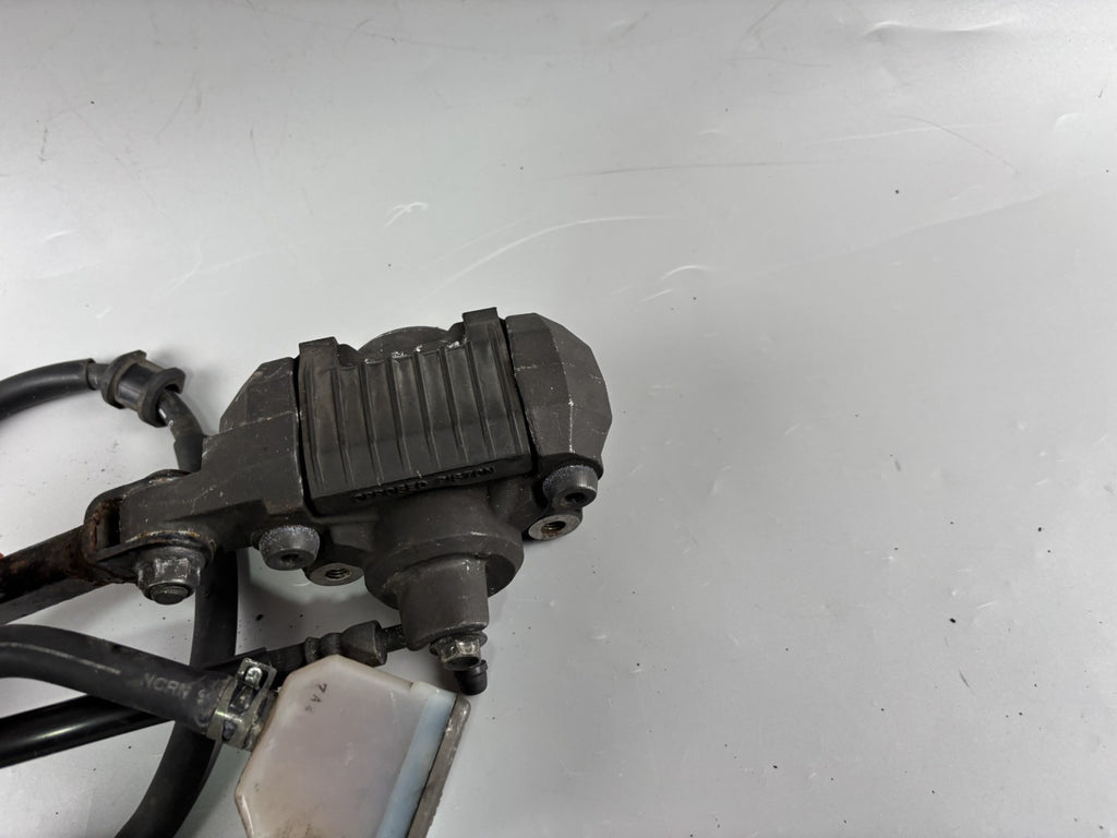 Suzuki GSF600 GN77B Bremsanlage Bremse Brake Sattel Pumpe hinten back Fußraste